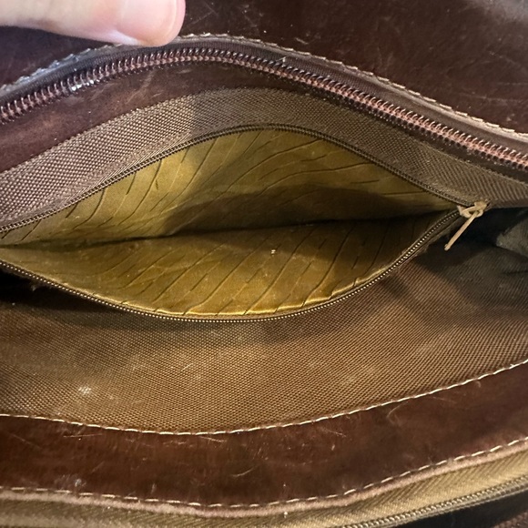 Gorgeous GUC true vintage Burberry tote - Picture 7 of 10